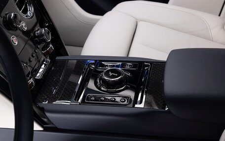 Rolls-Royce Cullinan, 2025 год, 81 925 296 рублей, 25 фотография