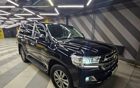 Toyota Land Cruiser 200, 2020 год, 9 900 000 рублей, 1 фотография