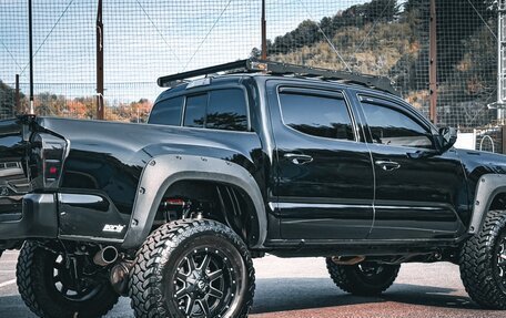 Toyota Tacoma III, 2017 год, 5 800 008 рублей, 4 фотография