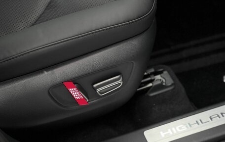 Toyota Highlander, 2025 год, 5 390 000 рублей, 32 фотография