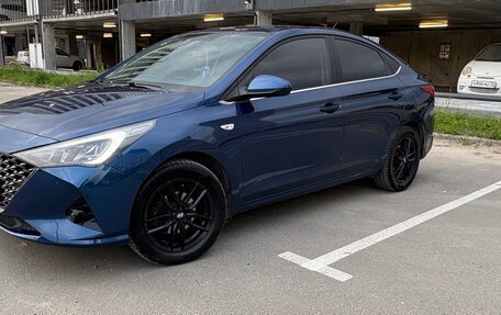 Hyundai Solaris II рестайлинг, 2021 год, 1 495 000 рублей, 2 фотография