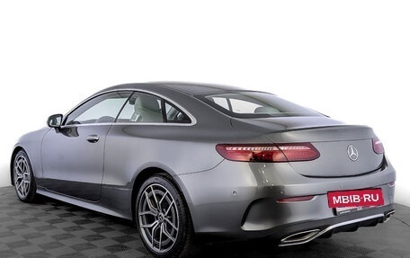 Mercedes-Benz E-Класс, 2020 год, 6 000 000 рублей, 3 фотография