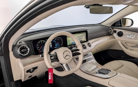 Mercedes-Benz E-Класс, 2020 год, 6 000 000 рублей, 18 фотография