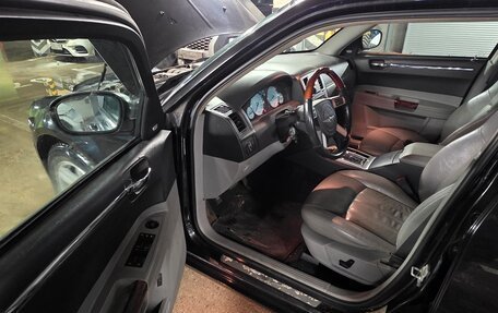 Chrysler 300C II, 2006 год, 1 150 000 рублей, 7 фотография