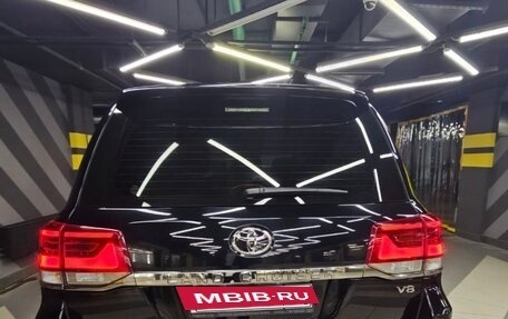 Toyota Land Cruiser 200, 2020 год, 9 900 000 рублей, 3 фотография