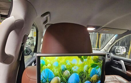 Toyota Land Cruiser 200, 2020 год, 9 900 000 рублей, 7 фотография