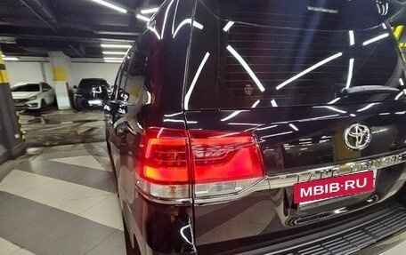 Toyota Land Cruiser 200, 2020 год, 9 900 000 рублей, 5 фотография