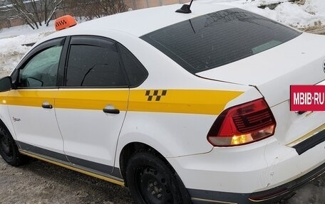 Volkswagen Polo VI (EU Market), 2019 год, 680 000 рублей, 2 фотография