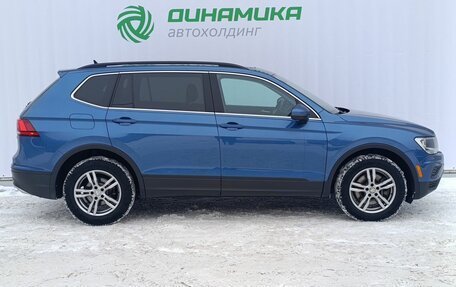 Volkswagen Tiguan II, 2018 год, 2 655 000 рублей, 4 фотография