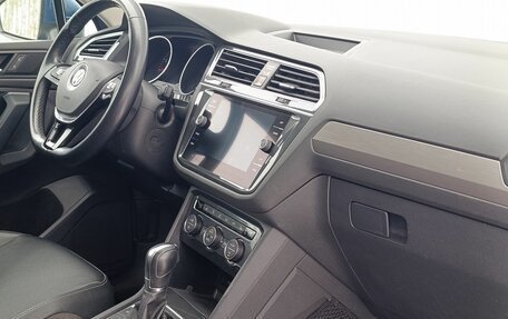 Volkswagen Tiguan II, 2018 год, 2 655 000 рублей, 10 фотография