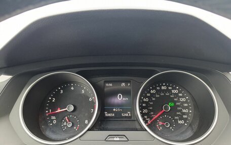 Volkswagen Tiguan II, 2018 год, 2 655 000 рублей, 11 фотография