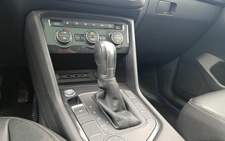 Volkswagen Tiguan II, 2018 год, 2 655 000 рублей, 14 фотография