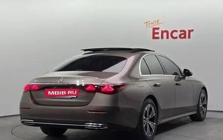 Mercedes-Benz E-Класс, 2025 год, 6 070 000 рублей, 2 фотография