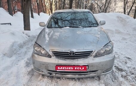 Toyota Camry V40, 2002 год, 599 999 рублей, 1 фотография