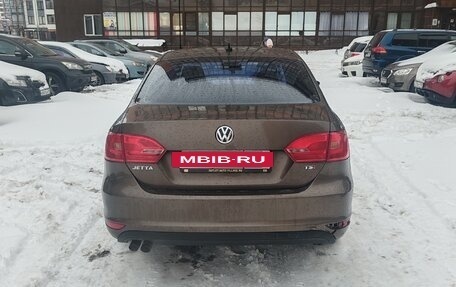 Volkswagen Jetta VI, 2011 год, 670 000 рублей, 3 фотография