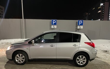 Nissan Tiida, 2010 год, 3 фотография