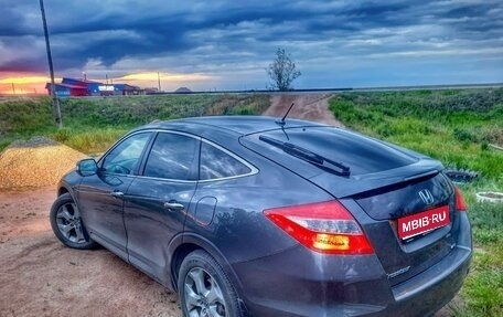 Honda Crosstour I рестайлинг, 2011 год, 1 650 000 рублей, 1 фотография