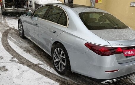 Mercedes-Benz E-Класс, 2024 год, 2 000 000 рублей, 20 фотография