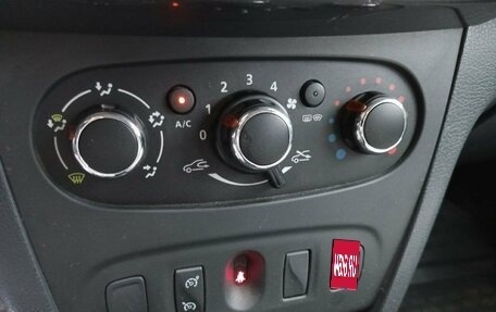 Renault Sandero II рестайлинг, 2016 год, 894 000 рублей, 12 фотография