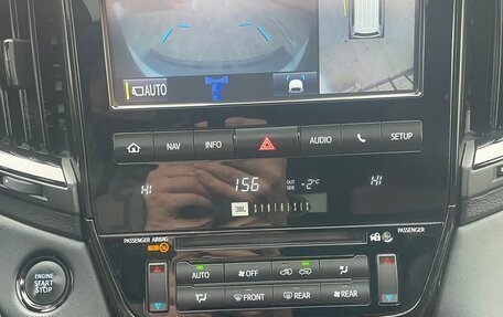 Toyota Land Cruiser 200, 2016 год, 4 750 000 рублей, 7 фотография