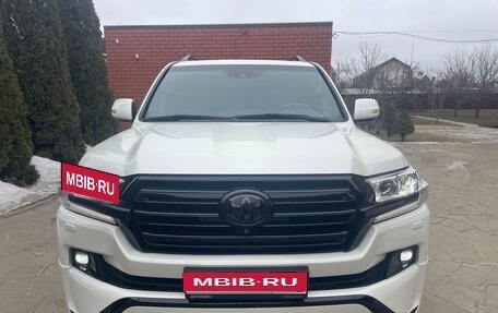 Toyota Land Cruiser 200, 2016 год, 4 750 000 рублей, 2 фотография