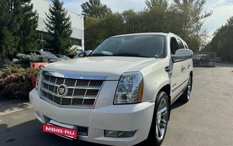Cadillac Escalade III, 2013 год, 2 850 000 рублей, 4 фотография