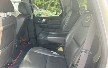 Cadillac Escalade III, 2013 год, 2 850 000 рублей, 17 фотография