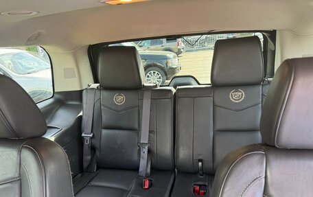 Cadillac Escalade III, 2013 год, 2 850 000 рублей, 16 фотография