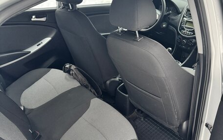 Hyundai Solaris II рестайлинг, 2011 год, 750 000 рублей, 12 фотография