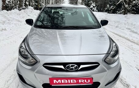 Hyundai Solaris II рестайлинг, 2011 год, 750 000 рублей, 3 фотография
