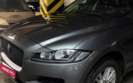 Jaguar F-Pace, 2017 год, 2 700 000 рублей, 3 фотография