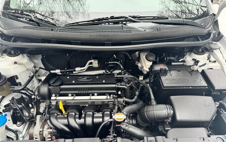 Hyundai Solaris II рестайлинг, 2011 год, 750 000 рублей, 17 фотография