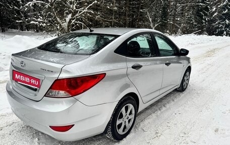 Hyundai Solaris II рестайлинг, 2011 год, 750 000 рублей, 6 фотография