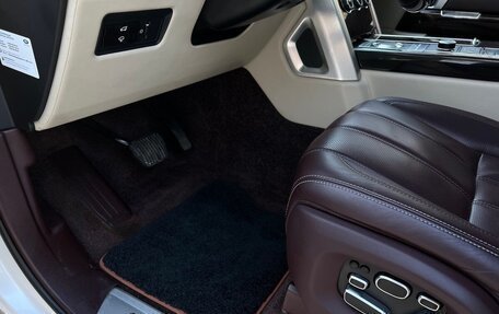 Land Rover Range Rover IV рестайлинг, 2015 год, 5 400 000 рублей, 16 фотография