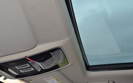 Land Rover Range Rover IV рестайлинг, 2015 год, 5 400 000 рублей, 10 фотография