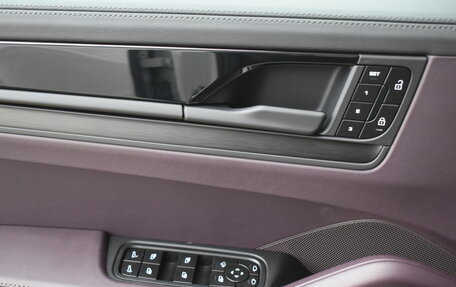 Porsche Cayenne III, 2025 год, 18 850 000 рублей, 17 фотография