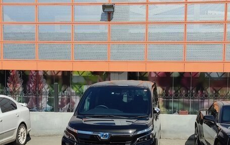 Toyota Voxy III, 2019 год, 2 200 000 рублей, 2 фотография