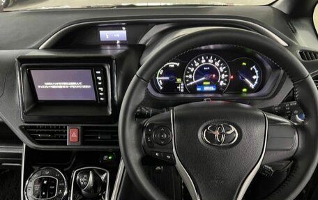 Toyota Voxy III, 2019 год, 2 200 000 рублей, 5 фотография