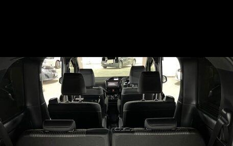 Toyota Voxy III, 2019 год, 2 200 000 рублей, 8 фотография