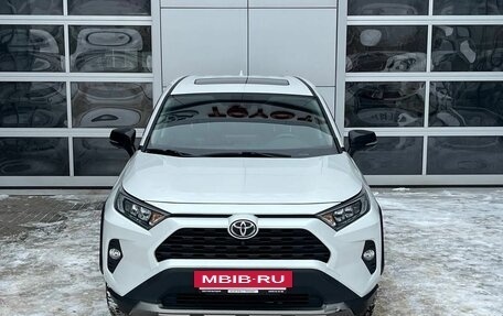 Toyota RAV4, 2022 год, 3 350 000 рублей, 2 фотография