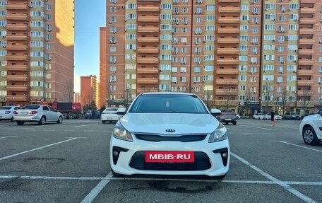 KIA Rio IV, 2018 год, 1 050 000 рублей, 2 фотография