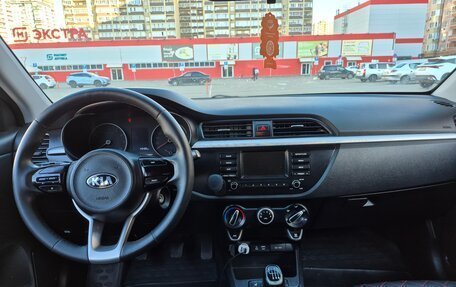 KIA Rio IV, 2018 год, 1 050 000 рублей, 16 фотография
