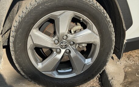 Toyota RAV4, 2021 год, 3 650 000 рублей, 3 фотография