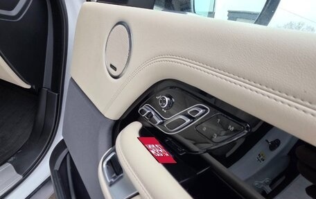 Land Rover Range Rover IV рестайлинг, 2021 год, 7 500 000 рублей, 10 фотография