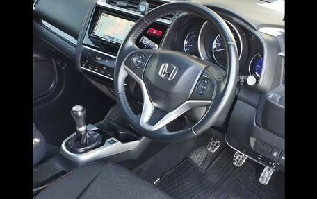 Honda Fit III, 2013 год, 1 370 000 рублей, 7 фотография