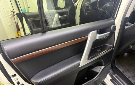 Toyota Land Cruiser 200, 2018 год, 6 600 000 рублей, 8 фотография