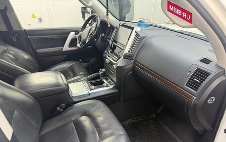 Toyota Land Cruiser 200, 2018 год, 6 600 000 рублей, 5 фотография