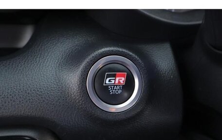 Toyota Yaris, 2022 год, 1 350 008 рублей, 7 фотография