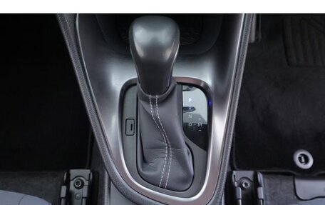 Toyota Yaris, 2022 год, 1 350 008 рублей, 12 фотография