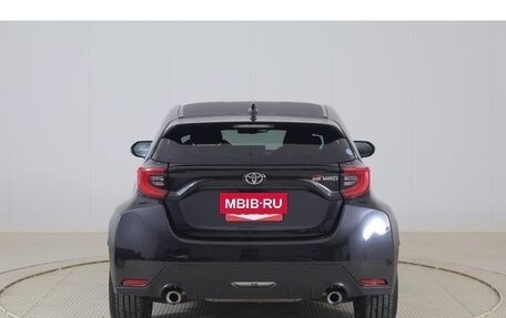 Toyota Yaris, 2022 год, 1 350 008 рублей, 5 фотография